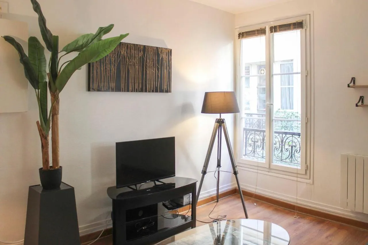 Daire Pretty Love Nest Close To Pere-Lachaise Paris