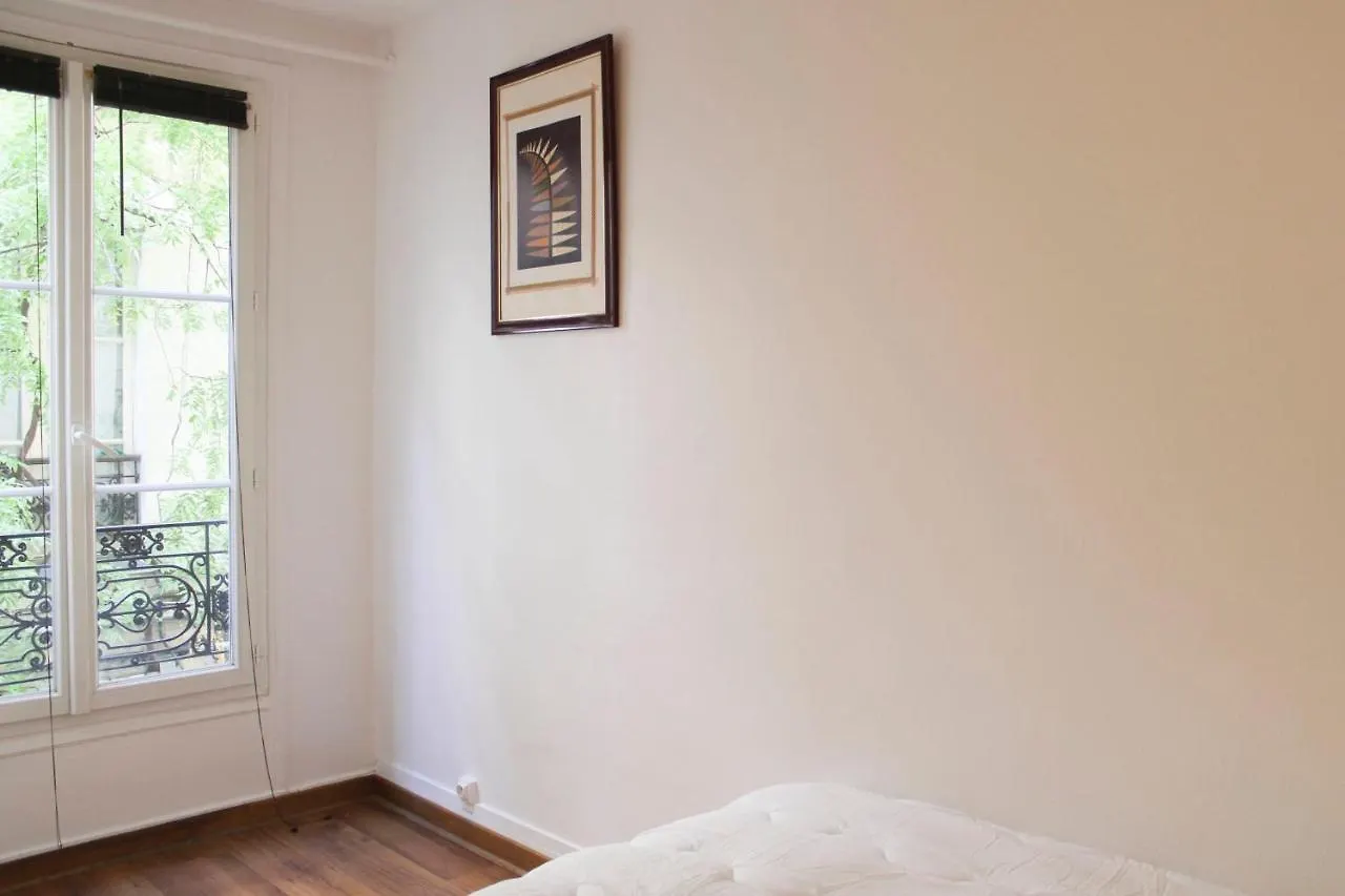Pretty Love Nest Close To Pere-Lachaise Paris Daire